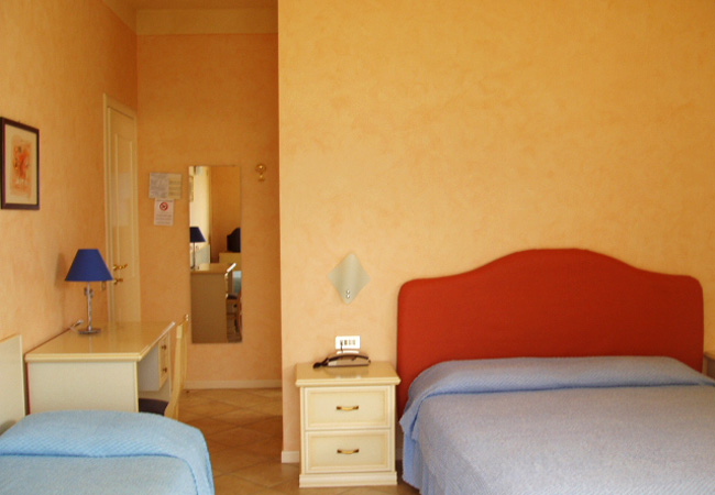 Hotel Al Pescatore dispone di Camere con bagno, doccia, cassaforte